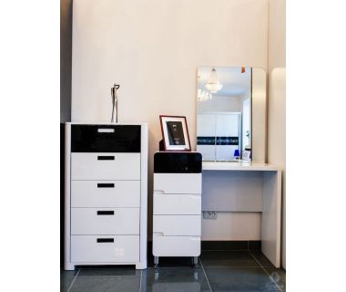 Туалетный столик Флавер Sofiya из МДФ с зеркалом