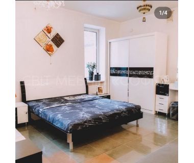 Двуспальная кровать Ажур Sofiya 180*200 см из МДФ на металлических ножках