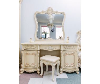 Туалетный столик с зеркалом Рафаэла Sofiya в классическом стиле